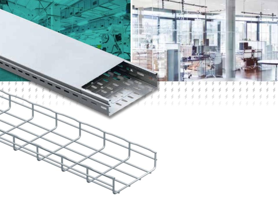 Illustration af to typer kabelbakker fra Legrand til føring af kabler i bygninger: en lukket perforeret metalbakke med låg og en åben trådbakke. I baggrunden ses moderne kontormiljøer med åbne arbejdsstationer.