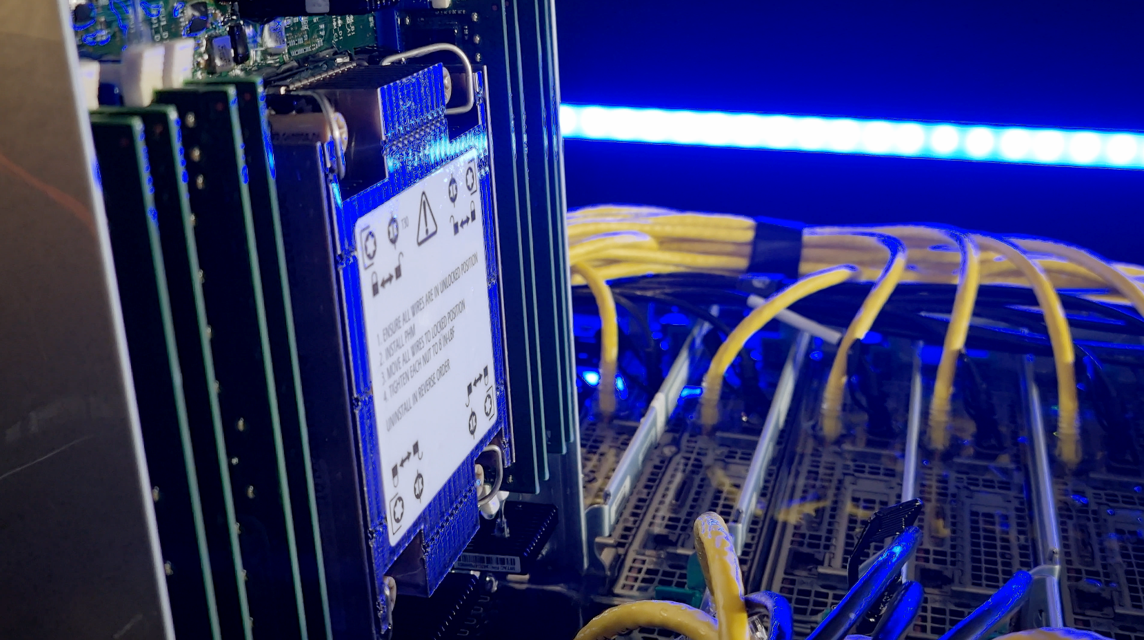 servere i submer kølevæske intel submerged