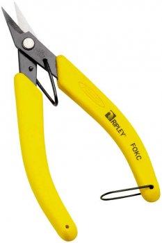 Miller® 5.75″ Electrician Kevlar® Scissors with Cushioned Ergonomic Handles Cut Length: 17,8 mm Carbon Steel