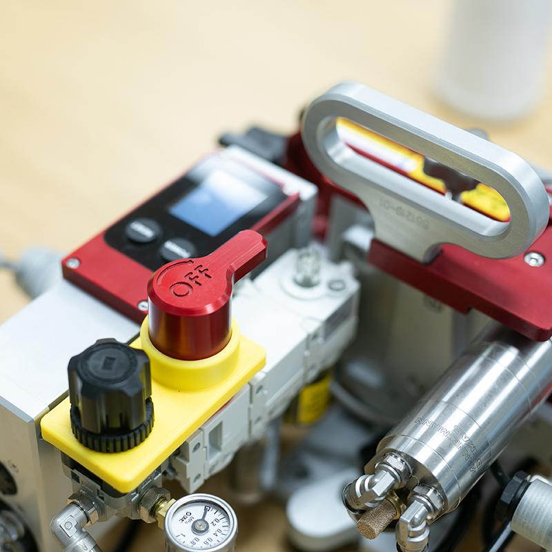 Jetting V2 blæsemaskine med joystick controller. 2,4-16mm, rør 7-50mm. 550N. V2 leveres med Ductlube, service kit samt Transportkasse med laserskåret skumindlæg Ny model 2025