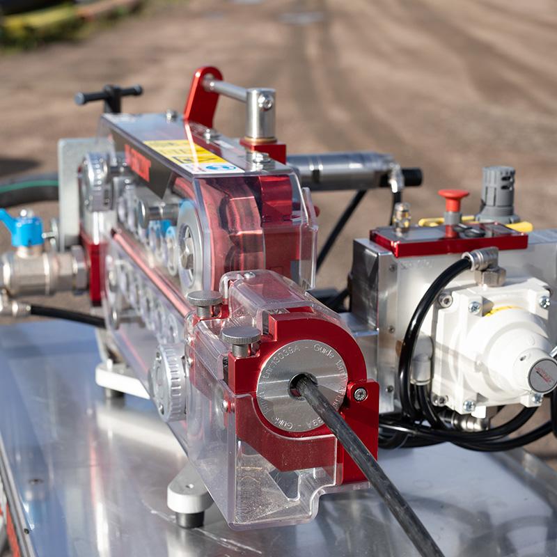 Jetting V4 Grizzon Blæsemaskine Rør 10-63mm, Kabler 4-40mm, 31 kg, op til 2.000 N 16 Bar til Logger 2-Gear System til Sub-ducting og Push/Pull Service Kit og Transportkasse med laserskåret skumindlæg