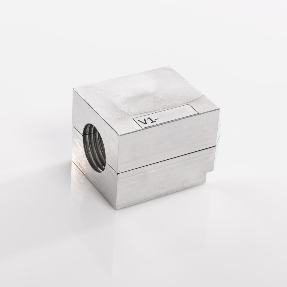 Jetting Duct clamp 32-CD16 for V1/V2 For duct 32mm, cable OD max 16mm (cable seal O.D. 22 mm)