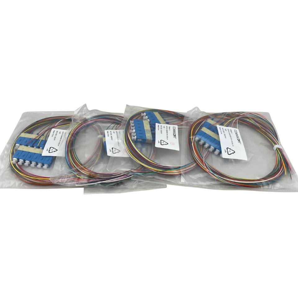 CommScope MFPS Skuffe 1HU 48 SC/UPC pigtails 12 farver ej monteret Patchkabler ud i højre side. Inkl. specialprint på frontlåg