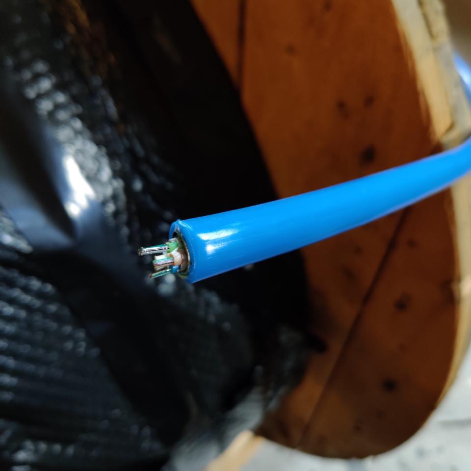 48 Fiber Corrugated Steel Armoured Multitube Cable, 4x12 fibers pr. tube, PE jacket color blue