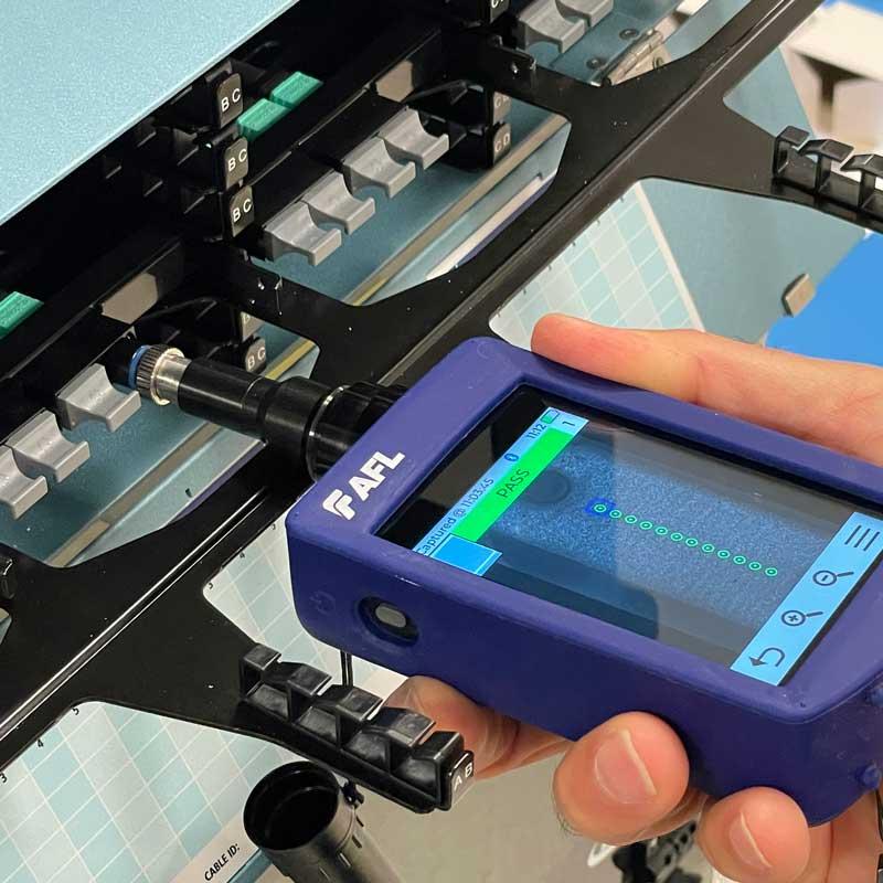 AFL FOCIS LIGHTNING 2 - MPO UPC og APC, uden wireless, med MPO rengørings sæt og single fiber adapte